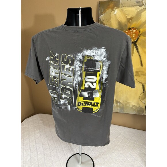 Joe Gibbs Racing 2019 Erik Jones #20 Dewalt Sponsor NASCAR 2 Sided Tee Size M - Picture 9 of 15